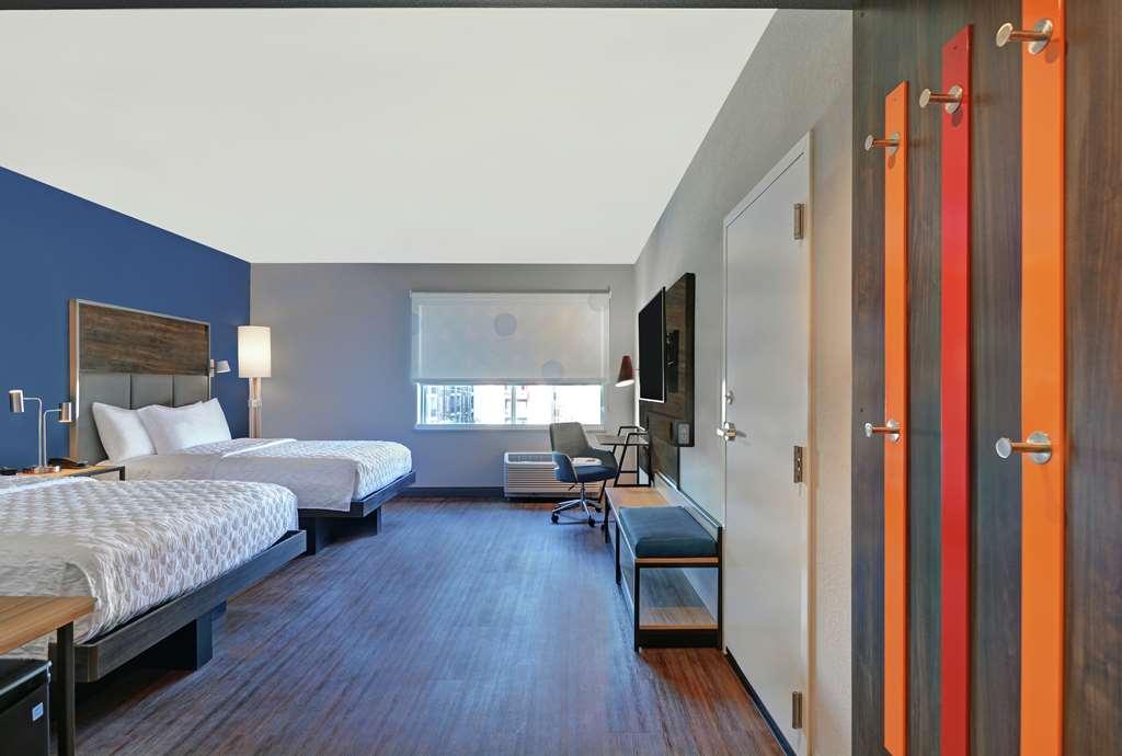 Tru By Hilton Springfield Downtown Hotel Room photo